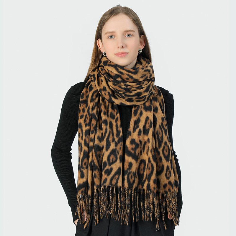 Gentle and stylish double-sided design scarf:35*195cm