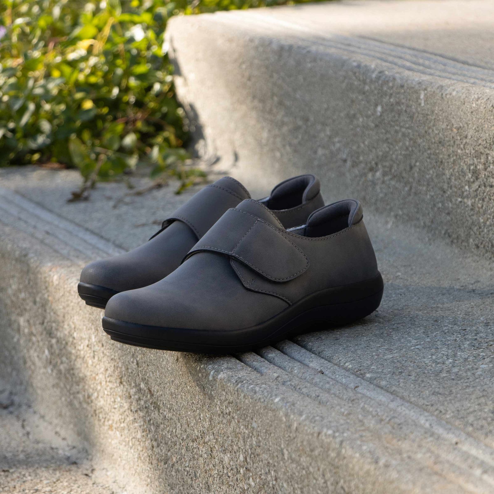 Spright Graphite Nubuck Shoe - Image 2