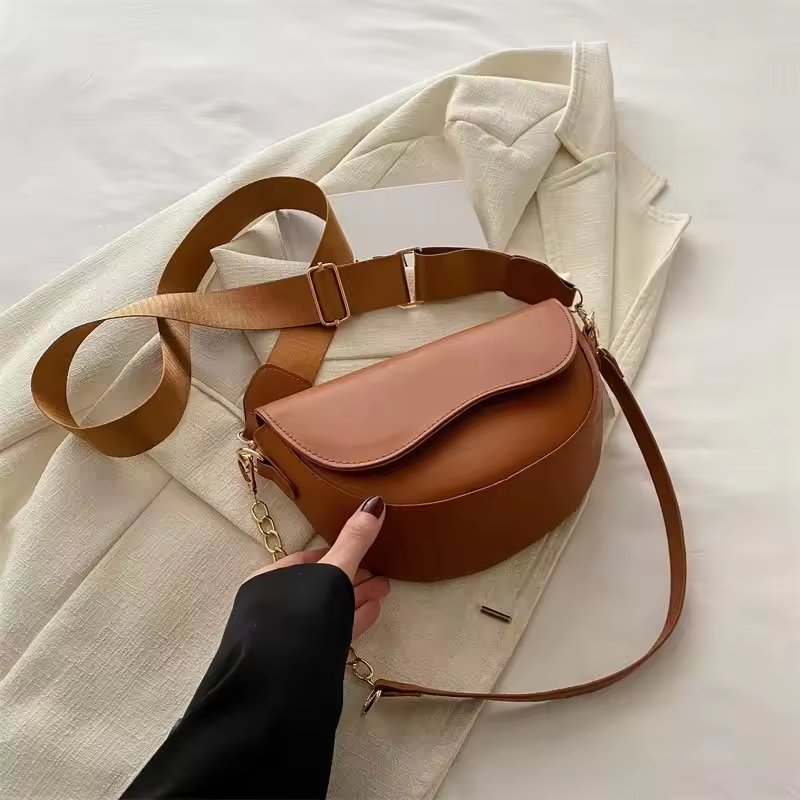 Classic Crossbody Bag for Travel, 16*18cm - Image 3