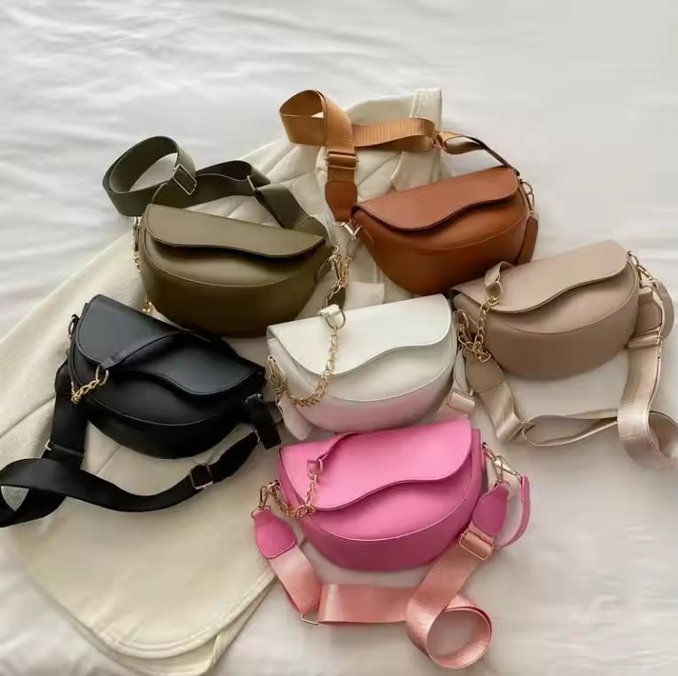Classic Crossbody Bag for Travel, 16*18cm - Image 7