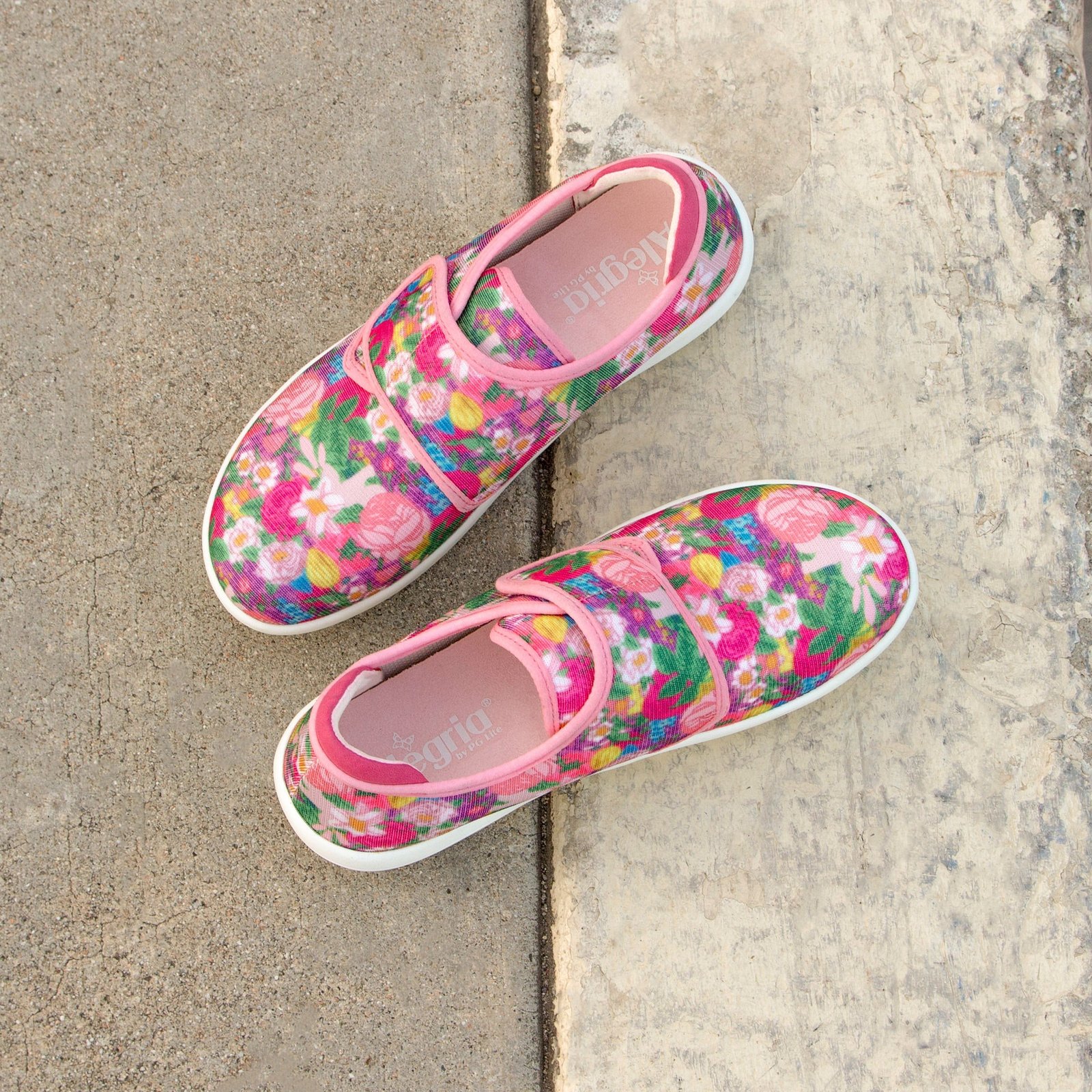 Spright Chillax Pink Shoe - Image 2